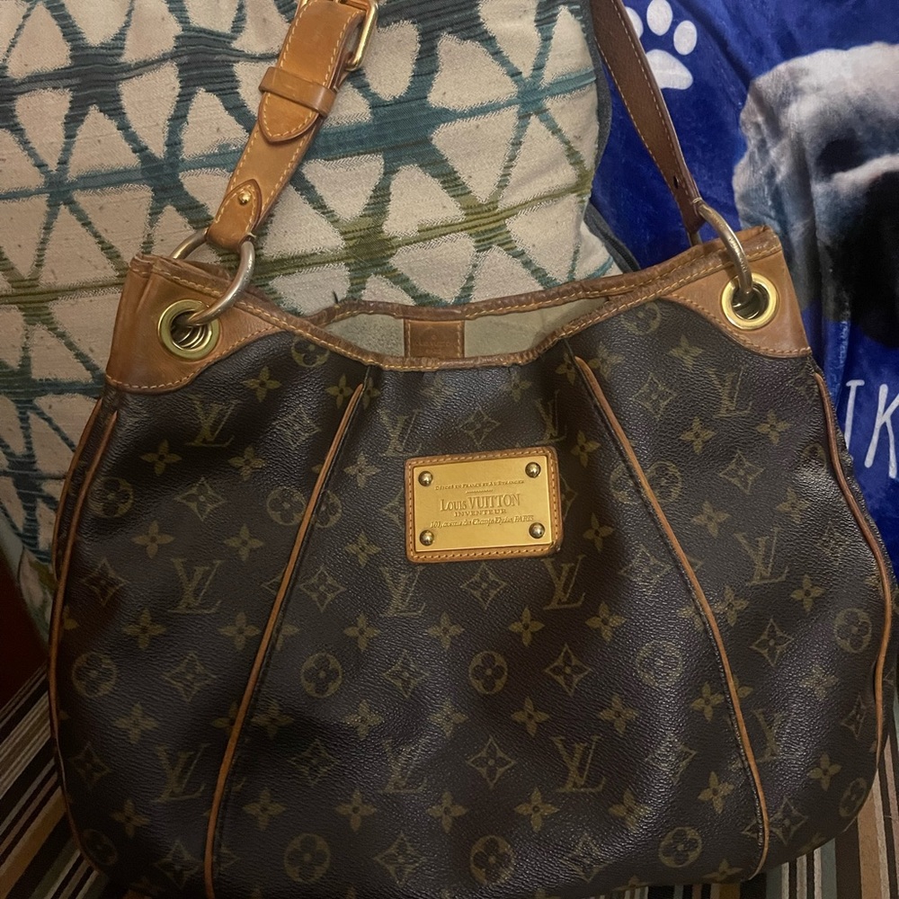 Authentic Louis Vuitton Galliera PM